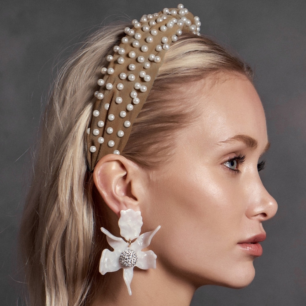 🎀 Lele Sadoughi Desert Tan Velvet Knot Headband - Picture 2 of 9